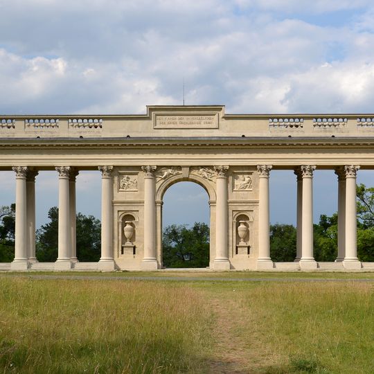 Colonnade on Reisten