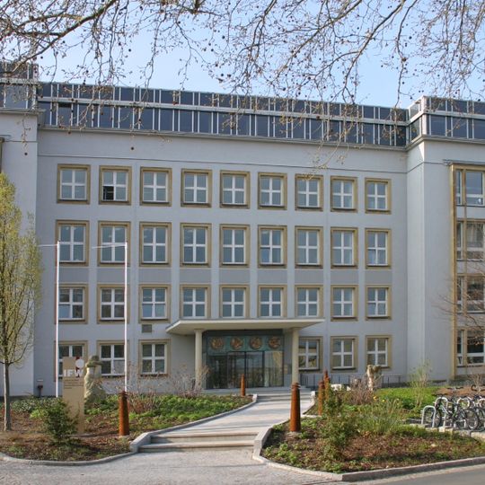 Leibniz Institute for Solid State and Materials Research