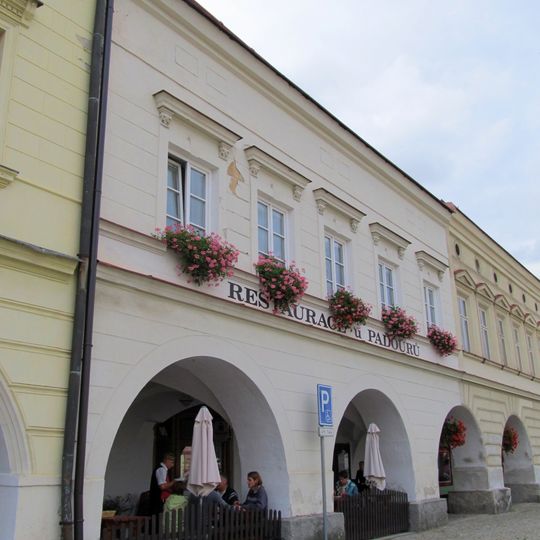 Husovo náměstí 1239