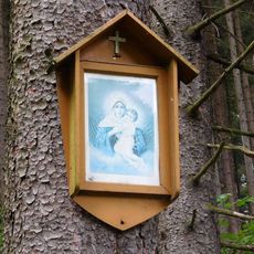 Kříž u Václavova vedle úvozové cesty