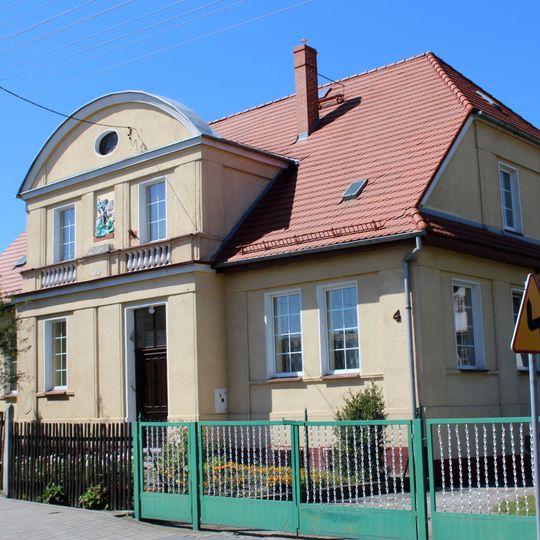 Dom zakonny elżbietanek w Łambinowicach