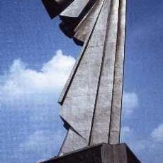 Tineretului statue