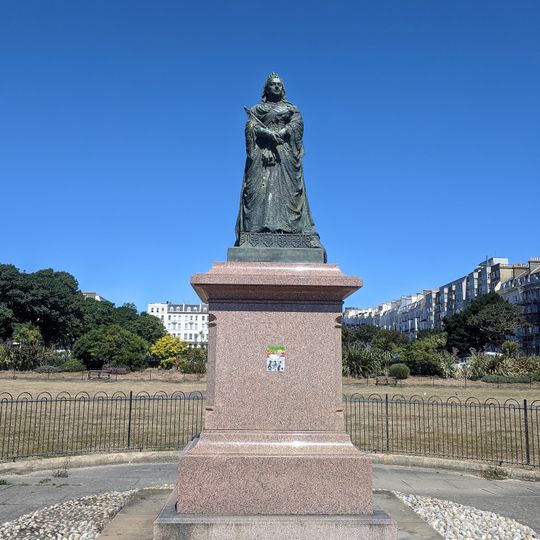 Queen Victoria Memorial Statue