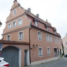 Wohn- und Geschäftshaus