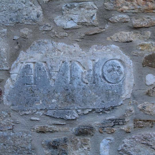 Plaque commémorative de l'église Saint-Pierre de Serrières-de-Briord