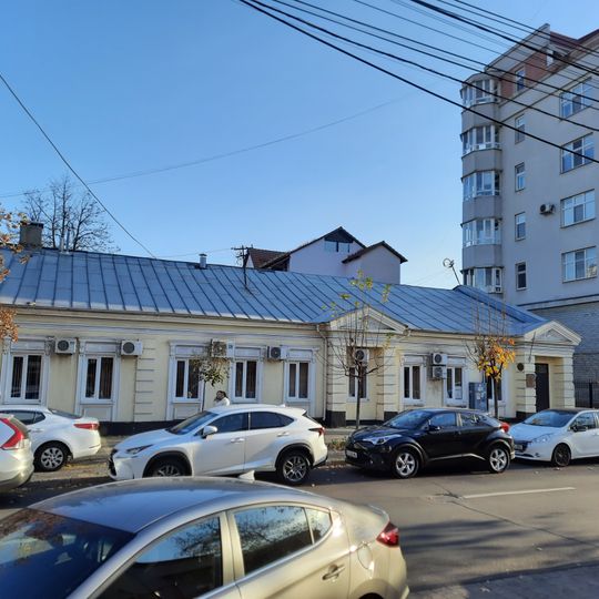 House, Mihai Eminescu, 42, Chișinău