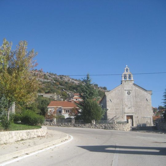 Église Saint-Mitre de Ravno