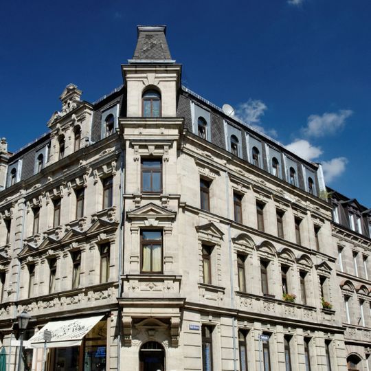 Mietshausgruppe in Ecklage