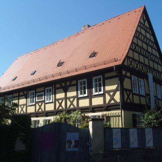 Pfarrhaus und Toreinfahrt Hauptstraße 3