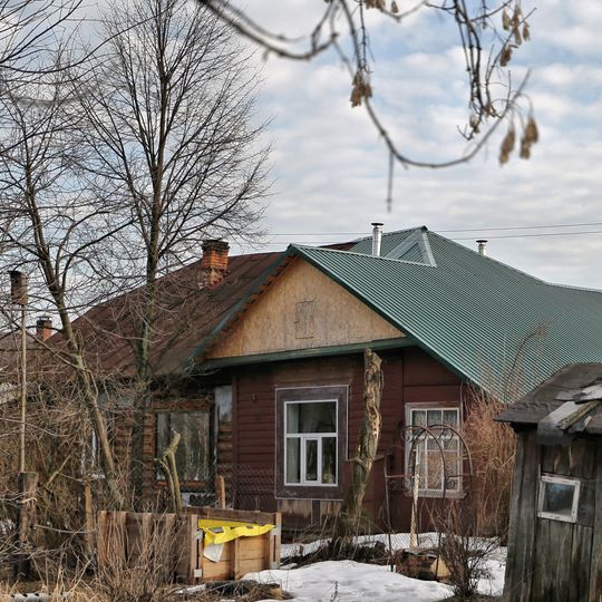 Жилой дом для служащих