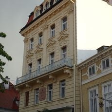 Wohn- und Geschäftshaus, Mercedeshof