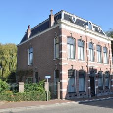 Tolstraat 1, Meerkerk