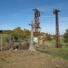 Kamenný kříž  u křižovatky v Loudilce