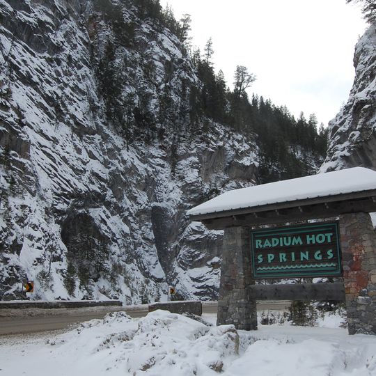 Radium Hot Springs