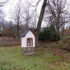 Kaplička v Ostružné u potoka
