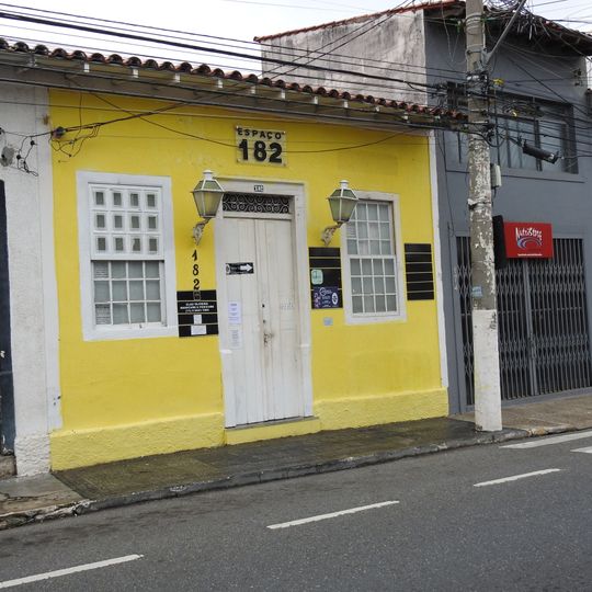 Building at Rua Joaquim Borges, 182