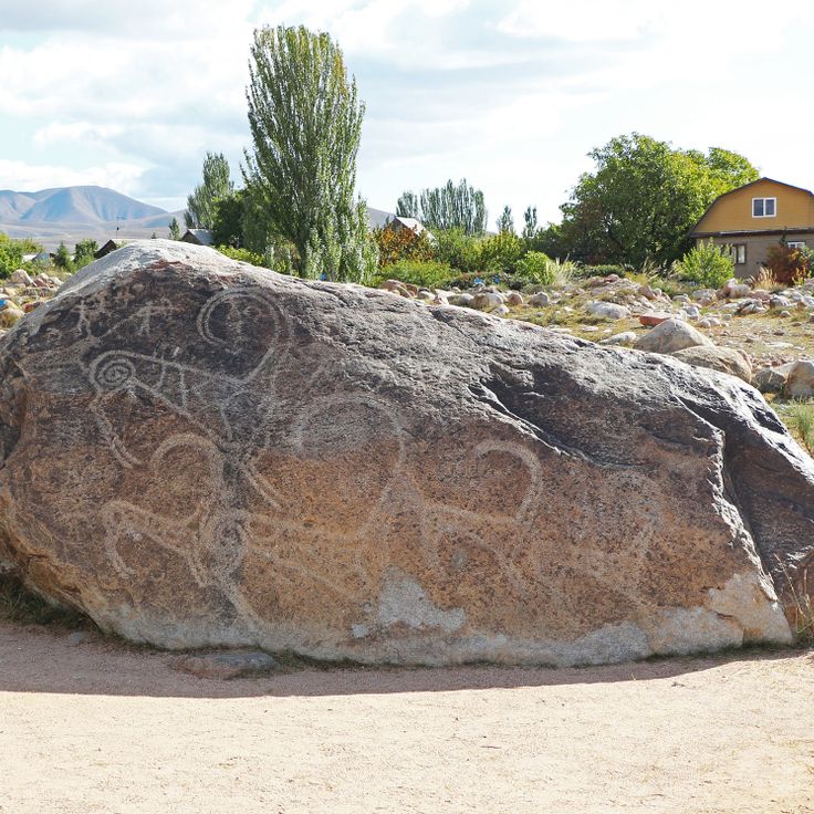 Petroglyphen von Tscholponata