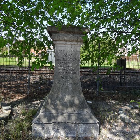 Monument à Catherine-Joséphine Duchesnois