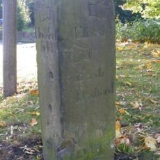 Guide Post At Junction Of Delf Hill And Tofts Grove At Ngr Se 134212