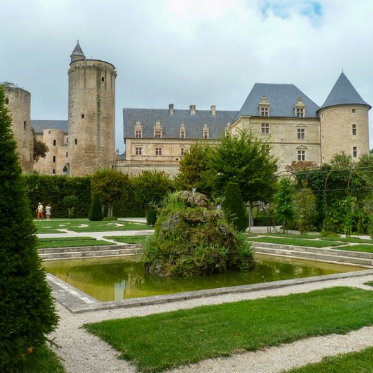 Jardin du château de Bournazel