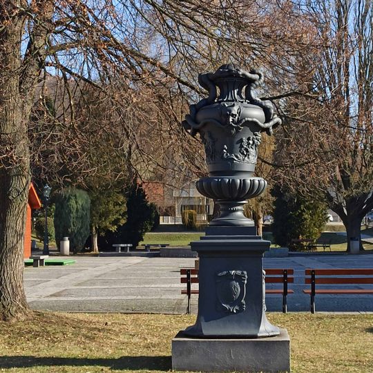 Cast-iron vase in Komárov