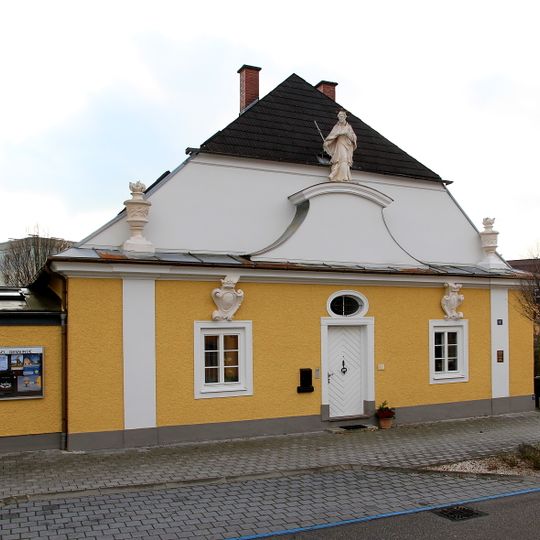 Evangelisches Pfarrhaus, ehem. Kindergarten