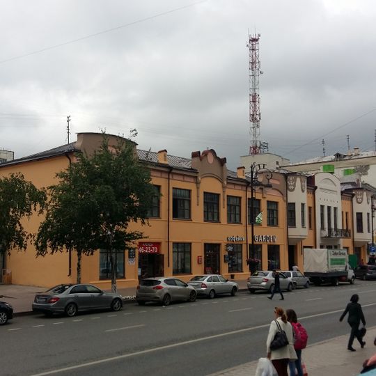 Дом М.А. Брюханова с торговыми помещениями