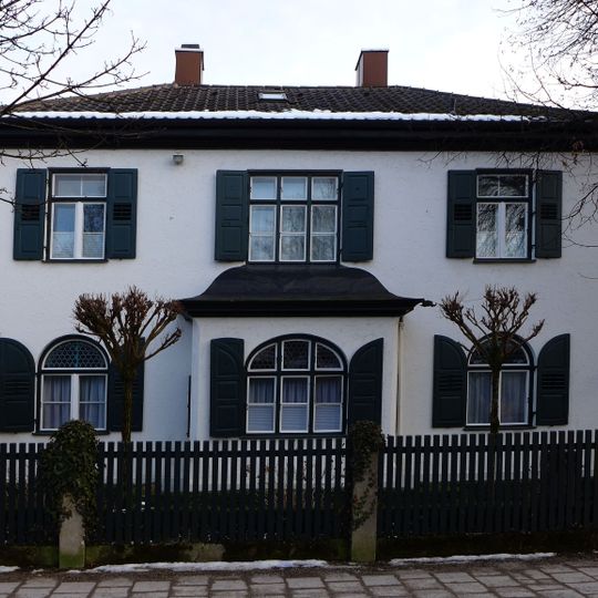 August-Exter-Straße 22