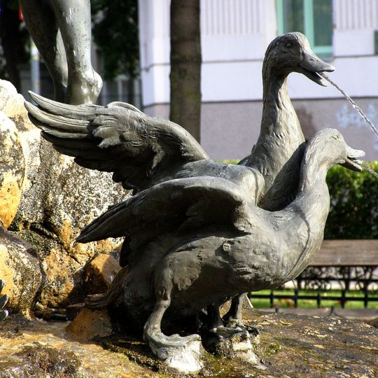 Kačacia fontána, súsošie