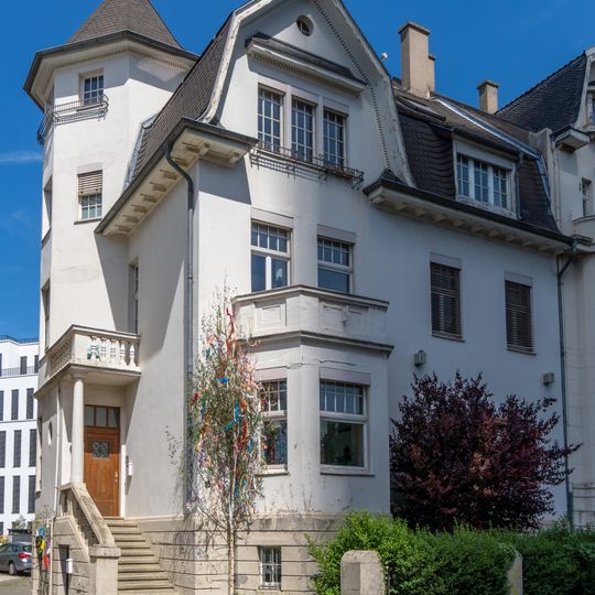 Bundeskanzlerplatz 13