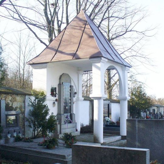 Pomník padlým na hřbitově v Stradonicích