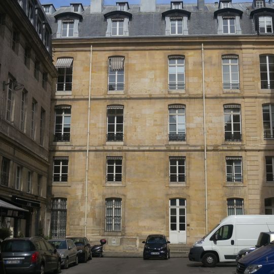 Immeuble, 3 place de Valois