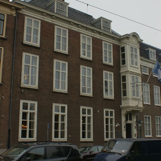 Pand met gevel in Lodewijk XIV-stijl