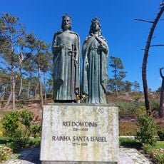 Grupo Escultórico do Rei D. Dinis e da Rainha Santa Isabel