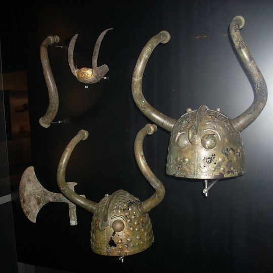 Veksø helmets