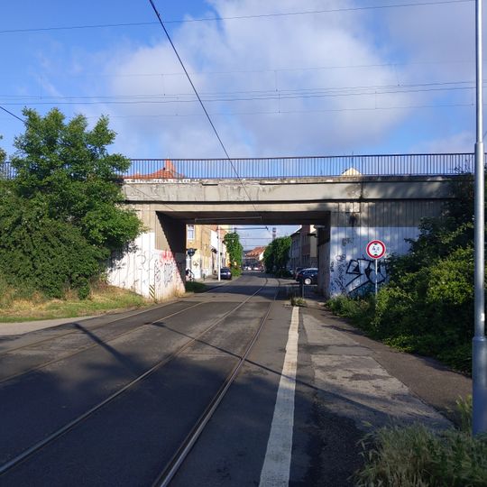Most nákladního železničního průtahu Brnem přes Nezamyslovu ulici