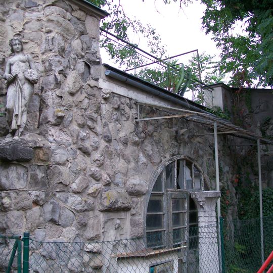 Vila G. Rakottyaya, altánok