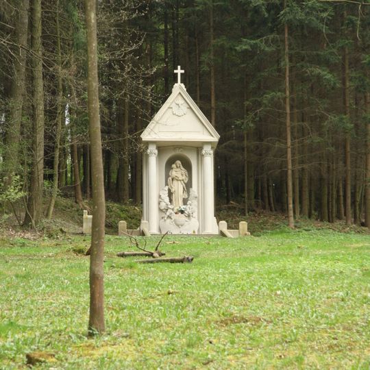 Výklenková kaple Panny Marie v Heleníně