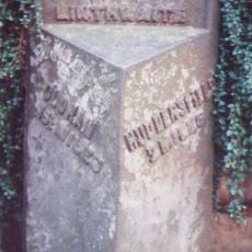Milestone, Manchester Road, Milnsbridge