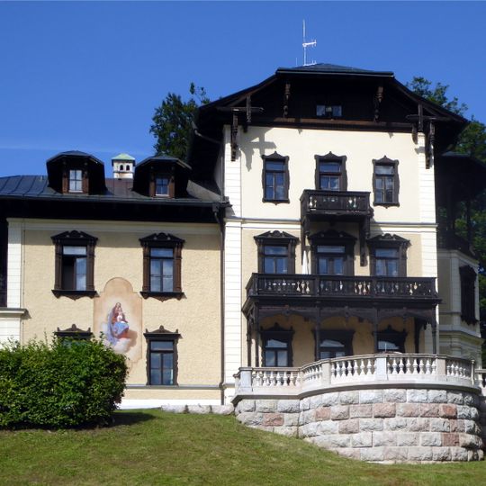 Villa Bayer