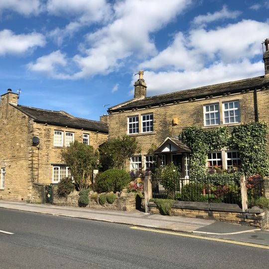 42 And 44, Greenside