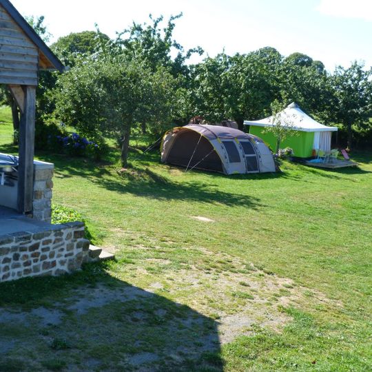 Camping Entre Pierres et Collines