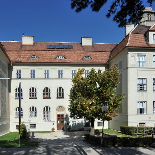 Mittel- und Volksschule