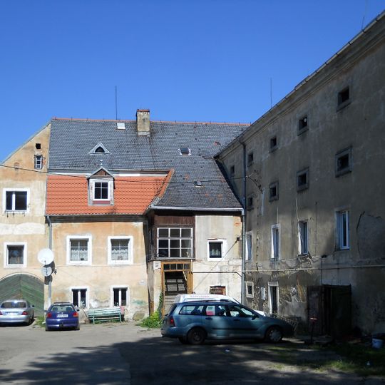 Old granary and house No. 64 in Szalejów Górny
