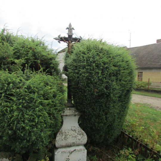 Kříž u hasičské stanice v Počátkách