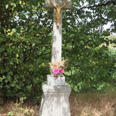 Kříž u cesty západně od Hroznatína