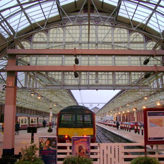 Helensburgh, Princes Street East, Helensburgh Central Station, Concourse Roof And Platform Screen Walls