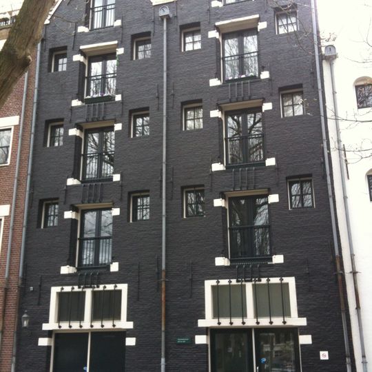 Dubbel pakhuis met achterpakhuis