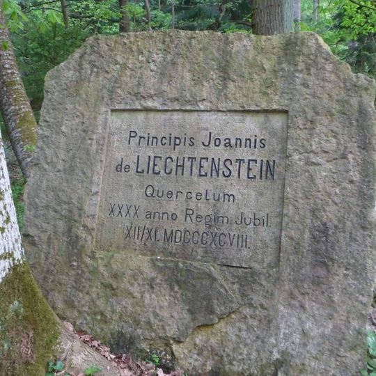 Lichnštejnský památník u Gerhartic v lese