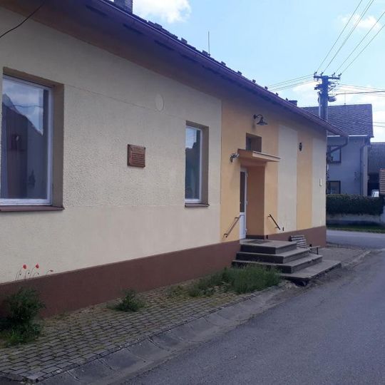 Pamětní deska akce Z v Pláních